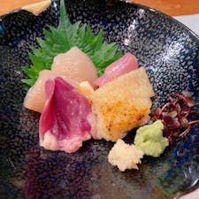 北新地で鶏肉を食べるならココ‼️
関西に住んでいる時から通っていた場所。

鳥刺しも食べられる人気のお店【焼き鳥YAMATO】

久しぶりに行ってきました。
どの料理も相変わらず美味しくて感動😭💕💕