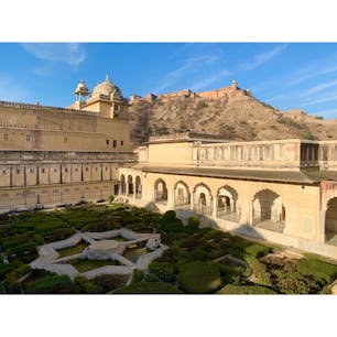 2020年1月24日
#インド　#アンベール城
お庭もすごいっ！☻