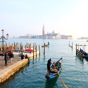 イタリア　ヴェネツィア
溜息の橋付近からのサンジョルジョ・マッジョーレ島

冬のヴェネツィアは空いていて快適でした。