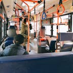 ソウル 明洞 173番バス
つり革が 色とりどりです。
明洞からこのバスに乗れば
一本で 広蔵市場や東大門に行けます。
10分くらいかな、、。地下鉄の乗換が面倒な時は お勧めします。