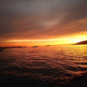 2019年5月
マレーシアボルネオ島の夕日です
いまだにこの夕日を超える地はないです、それくらいに感動した夕日でした