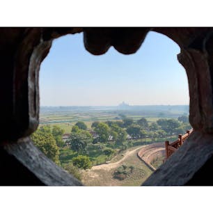 2020年1月25日
#インド #アグラ城
アグラ城からみえるタージマハル ☺︎