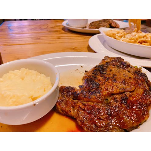 デルモニコ・バイ・キッチン＆バー