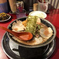 ３連休最後の
文龍本店
こってり黒らーめん
チャーシューのせ