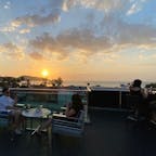 パトンビーチに沈む夕陽を眺められる、最高のロケーションのルーフトップバー🍸
#KEESkyLounge&Restaurant