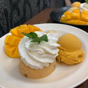 #マンゴタンゴ #バンコク #タイ
2020年2月

久しぶりに食べたら、あんなに嫌いだった
ココナッツミルク掛けもち米×マンゴーの組み合わせが
食べられるようになってて自分でびっくりした😳😳