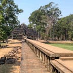 #バプーオン #アンコールトム
#シェムリアップ #カンボジア
2020年2月

この空中回廊が最高に素敵だった🥺🥺
バイヨン寺院と同じくらいバプーオンおすすめしたい✨