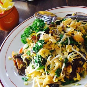 バリ島 ウブドのモンキーフォレスト通りにあるワルン Dian のミーゴレン