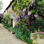 イギリス
ストーンヘンジへの玄関ソールズベリーの民家