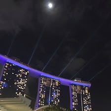 【2019・文月】
シンガポール にて光の絶景を嗜む。（レーザー編）