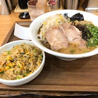 雨☂️だし😂武漢肺炎のおかげで
暇なので黒亭光の森店で昼食🤤🤤
もやしらーめんと焼飯（小）