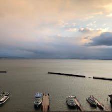 早朝の琵琶湖ホテルの一室から📷