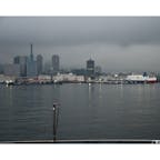 海上より夕暮れの神戸港