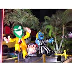 【メキシコ🇲🇽】coco bongo

カンクンにあるクラブ

たくさんクラブがあって迷ったから
適当にキャッチの人について行った。
入場料$85で飲み放題、前もってネットで買えば$80。
どうやら$5はキャッチの人の取り分らしい。

ちなみに私が童顔すぎて、店に入れるか入れないか
キャッチの人と店員さんでめちゃめちゃ揉めてたの印象強い。

#メキシコ
#カンクン
#cocobongo
#2019/01/16