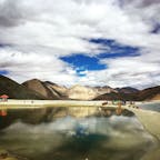 インド、ラダック のパンゴンツォという湖。
きっとうまくいくというインド映画の舞台になったところ。