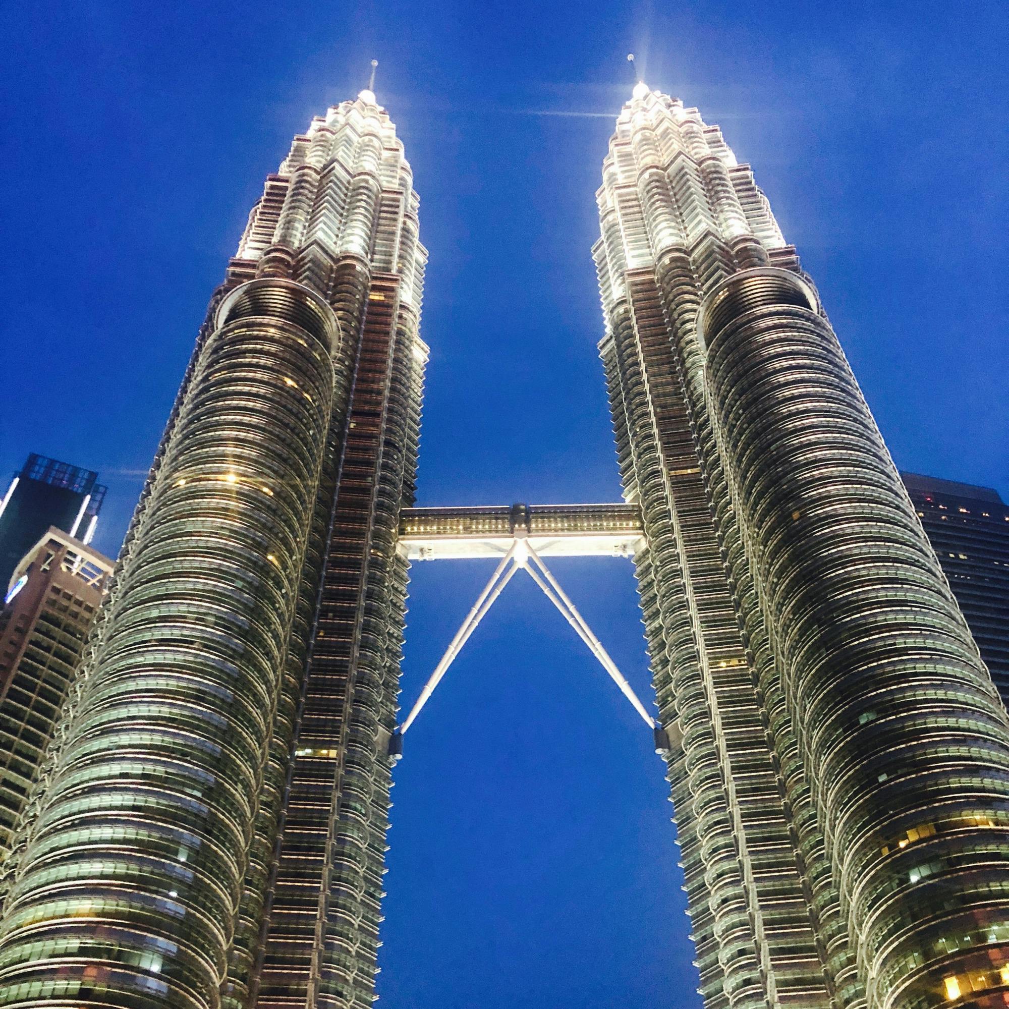 ペトロナス ツインタワー Petronas Twin Tower の投稿写真 感想 みどころ マレーシアのツインタワー トリップノート ペトロナス ツインタワー Petronas Twin Tower の投稿写真 感想 みどころ マレーシアのツインタワー トリップノート