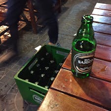 ビールを頼んだら1ケース、ドン！
お一人様なんですけど…
勿論、飲んだ分だけ払うシステム
#ベトナム
#メコン
#カマウ