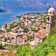 モンテネグロ、コトルの山の上から。