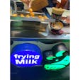 【台湾】士林市場　2019.12.27

行列ができるfryingMilk🥛🐮💓
牛乳寒天を揚げたお菓子？？！
美味しかったな〜

#fryingMilk #女子旅 #夜市ご飯 #台湾 #士林市場