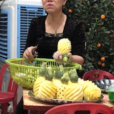 パイナップル剥き名人。
#ベトナム
#Ha_Noi