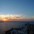地中海に沈む夕陽
サントリーニ島、ギリシャ

イアからの眺めですが、私の前にはたくさんの人、人、人。人が写真に入らないようにするのに苦労した記憶があります。