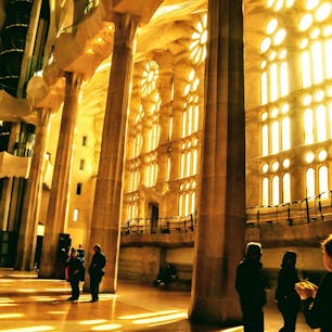 スペイン、バルセロナ聖家族教会。