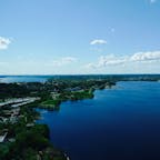 フィンランドのタンペレにあるタワーの展望台からの眺め。初夏の深い緑と青い海。今頃はこんな感じなのでしょう。