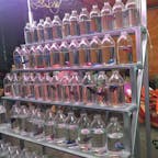 瓶を沢山並べた屋台が、近づいてみると…
#ベトナム
#Quang_Ngay