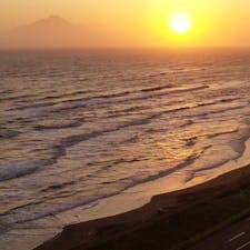 北海道豊富町にある稚咲内海岸からドローン空撮。美しい夕日と利尻富士が楽しめる、ドライブに最適なルートです！#北海道 #豊富町 #稚咲内 #道道106号線