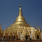 ミャンマーは世界遺産が極端に少ない
理由は何でも金ピカに塗ってしまうからだとか…
ヤンゴン シュエタゴンパゴダ