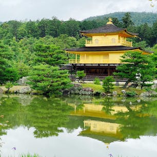 金閣寺
雲っていたのが少し残念でした。