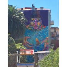 チリ、バルパライソの青空アート。