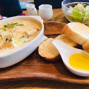 大阪　Good Siphon Cafe
1名客多い。料理がすぐ出てくる。流石にコーヒー美味しい。酸味が控えめで飲みやすい。