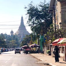 【ミャンマー🇲🇲】ヤンゴン

シュエダゴン・パゴダ

工事中だったので
散歩がてらに近くをうろついただけ。
金キラピカピカ、いつか見てみたい。

#ミャンマー°
#ヤンゴン
#2019/02/07