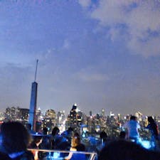 トンロー駅近くのマリオットホテルのルーフトップバー