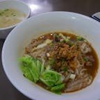 【ミャンマー🇲🇲】ヤンゴン

999 Shan Noodle

有名なミャンマー料理
シャンカウスエ(汁なし)

シャンカウスエは絶対食べたくて
確実に食べられるお店をネットで探した結果ここ
ミャンマー滞在5日目にしてやっと食べられた

期待しすぎたせいか
めちゃめちゃ美味しい！とはならず、、
でも普通に美味しかった


#ミャンマー°
#ヤンゴン
#2019/02/09