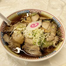 2020年7月18日(土)
喜多方ラーメン食べてきました🍜
ツルツルでモチモチとした食感の多加水麺とあっさりした醤油スープがよく絡み喉越しも堪りません✨
#喜多方ラーメン #チャーシューメン
#河京ラーメン館猪苗代店 #醤油スープ