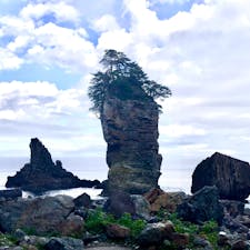 海岸まで下りるには階段をかなり下っていきます。
大変ですが、その価値はあります。