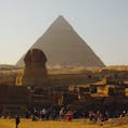 【エジプト/カイロ】
ギザのピラミッドとスフィンクス。夕日がかった景色が綺麗だった。