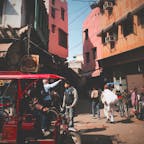 インド🇮🇳
人、車、バイク、牛、羊、ヤギ。
たくさんの生き物が行き交う街に多くの発見があって飽きない。