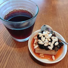 豊中 キュイ　ラルドワーズ

ランチセットに含まれる
黒豆プリン。ほろ苦で美味しい😁