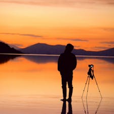 ボリビア、ウユニ塩湖。
夕景のフォトグラファー。