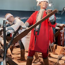 石狩挽歌の歌詞の中に「赤い筒袖のヤン衆が騒ぐ」の赤い筒袖がコレだそうです。利尻島の民族資料館の方が説明していましたよ。

#利尻島　#北海道の旅　#サント船長の写真　#北海道