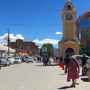 ボリビア、ウユニの街の中。
高山病でグロッキーな中撮った一枚です。