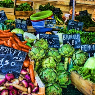 フランス、トゥールーズ。
市場の野菜達。