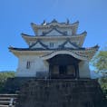 愛媛県の宇和島城。
伊達家ゆかりのお城です。
現存する天守閣12城の内の１つでもあります。
まぁまぁ坂を登るので、汗だくになりました！