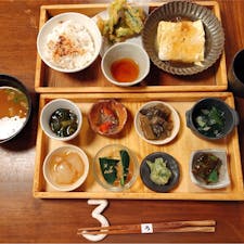 出町 ろろろ

いっかい食べたいと思ってました。
味は上品で ほのかな甘み。
ちょこちょこ食べれて 満足😁