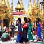 ミャンマーは老若男女問わず熱心な仏教国です、若い女の子はカラフルな服で歩く姿何か生き生きして居ます。
私ね、ミャンマーでは女性で肥えた方は見た事有りませんね。
オイラが居た国は国民の85%がクリスチャンで、当然ですがミサには大勢の若者達も行きますが、クリスマスのシンバンガビの週間終わり、年が明けると、何故か、お腹の肥えた若い女の子の姿を見ますが？


#ミャンマー　#サント船長の写真