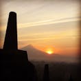 Indonesia
yogyakartaボロブドゥール遺跡です。
火山活動をしているムラピ山からの
日の出は、素晴らしいです。
またコロナ終息したら行きたいナー
でも朝は、メチャ寒いです🥶
1枚羽織るものが必要ですよ👍