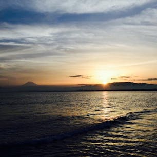 鵠沼海岸
海と夕陽と富士山